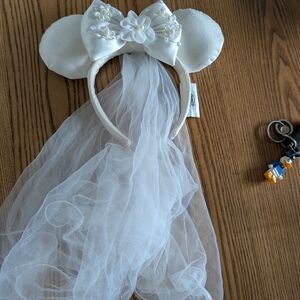 Disney White Floral Minnie Mouse Headband with Veil